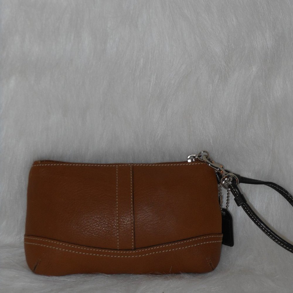 NEW COACH TAN LEATHER WRISTLET